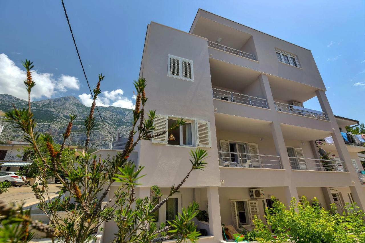 Guesthouse Lara Makarska Exterior foto